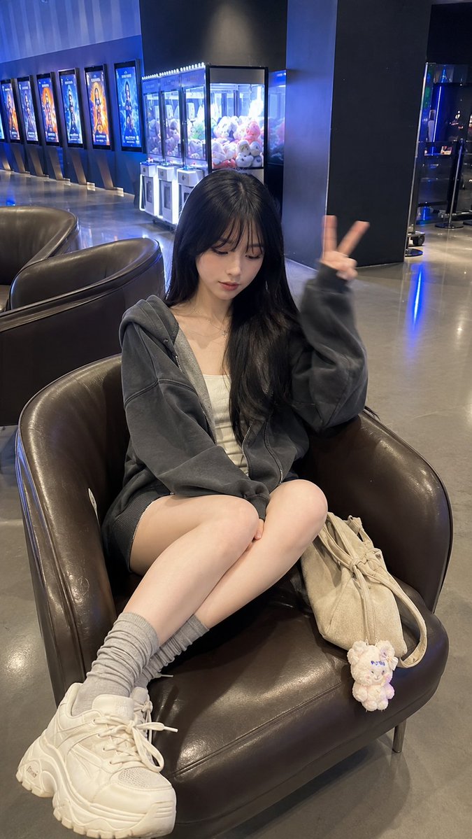 A young East Asian woman in her early 20s